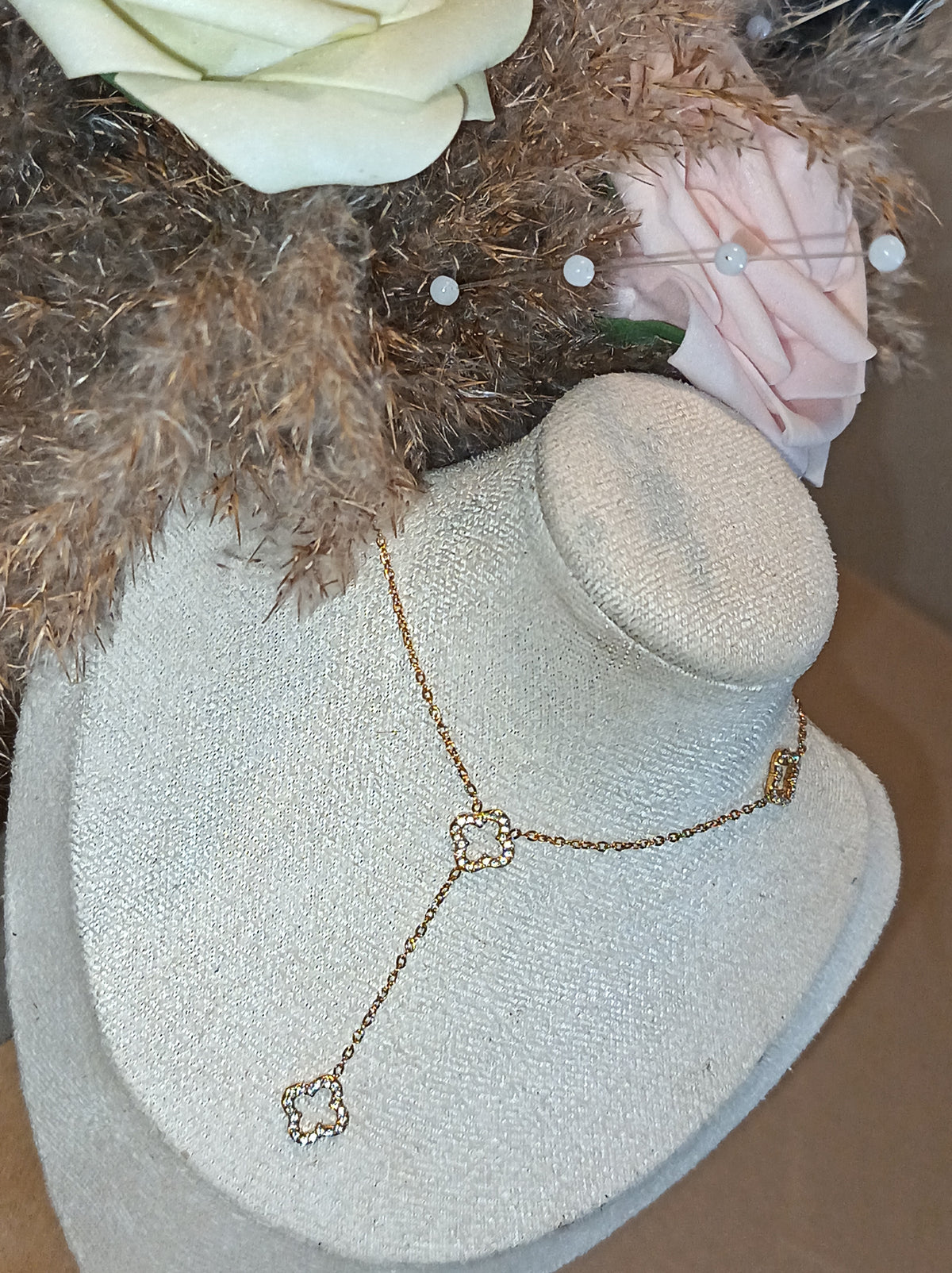 Collier Y