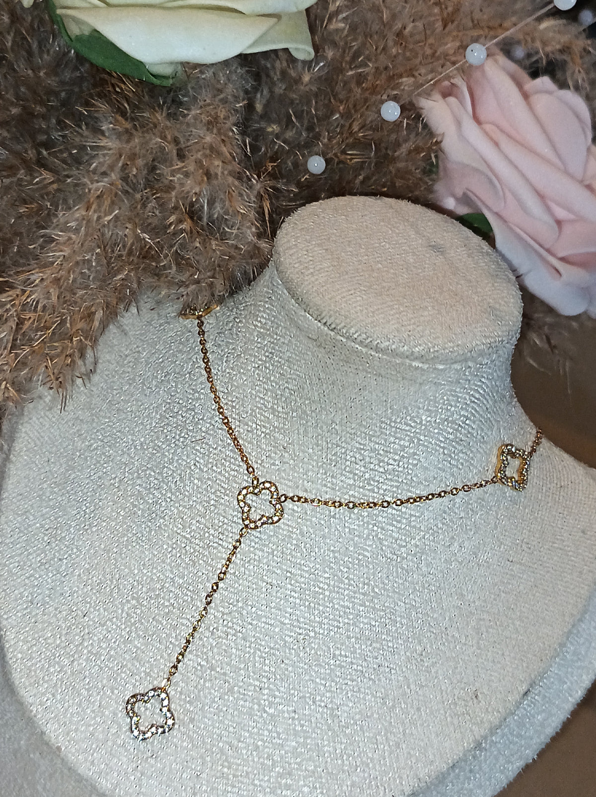 Collier Y